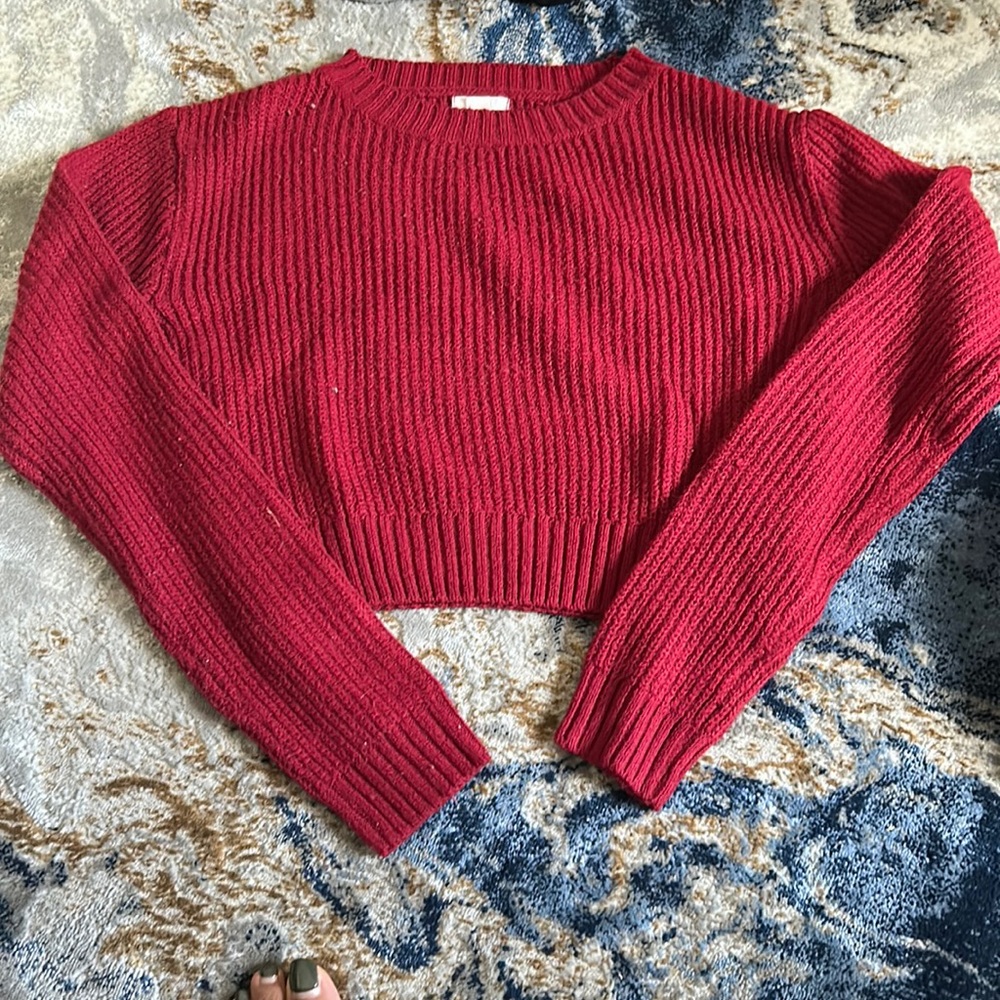 Dark red cropped sweater. Cute layering piece for fall!